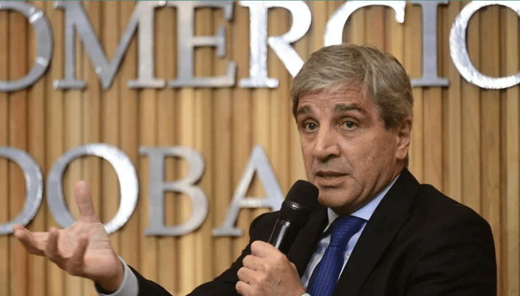 El titular de Economía reafirmó el sistema cambiario y prometió un cambio&nbsp;histórico
