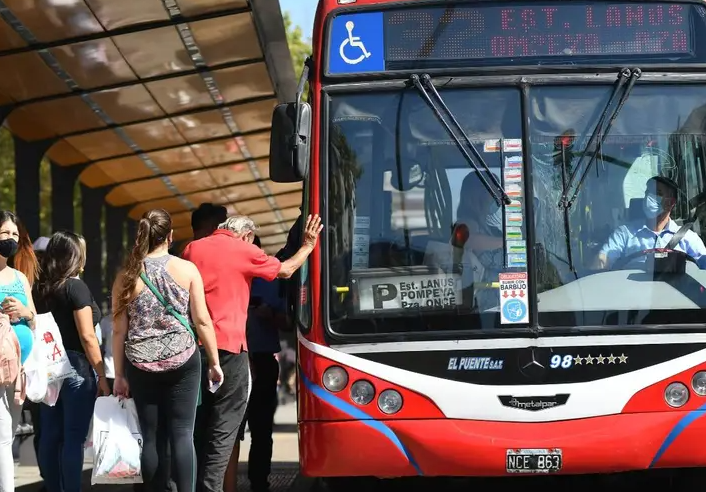 Suben las tarifas de colectivos en el AMBA y se acercan a los&nbsp;$500