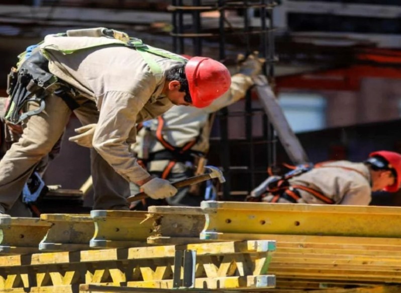 La reforma laboral bajará 44% el costo por trabajador y otro asumirá la&nbsp;compensación
