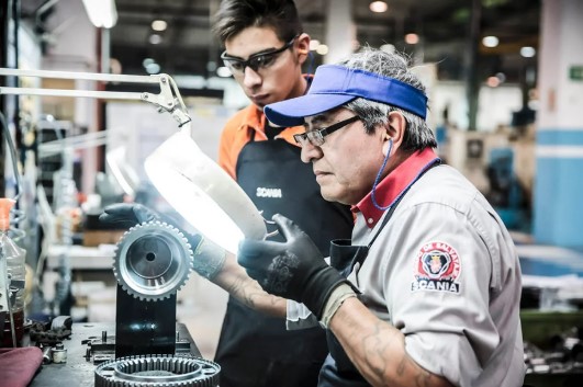 Fuerte caída de la industria: -12% en el primer bimestre