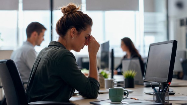 La IA motiva a más mujeres que hombres a modificar su&nbsp;empleo