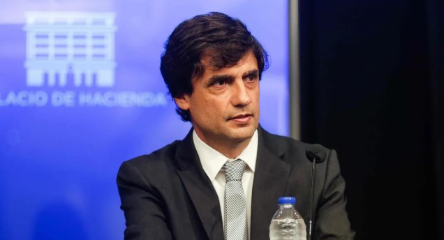 Señales de alerta en empleo y reservas: la advertencia de Lacunza rumbo a 2027