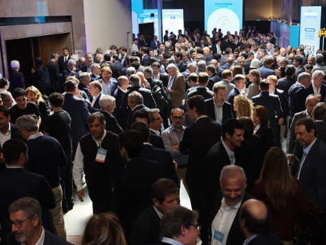 IDEA reúne a empresarios para debatir liderazgo y negocios