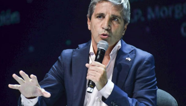 S&P elevó la nota crediticia de Argentina y Caputo&nbsp;festejó
