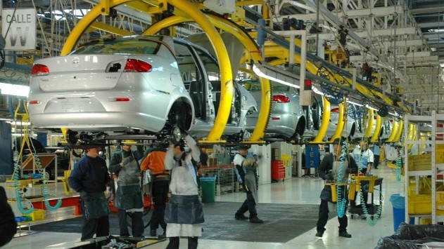 La industria registraría en mayo una baja del 5% y se intensifica la crisis del&nbsp;sector