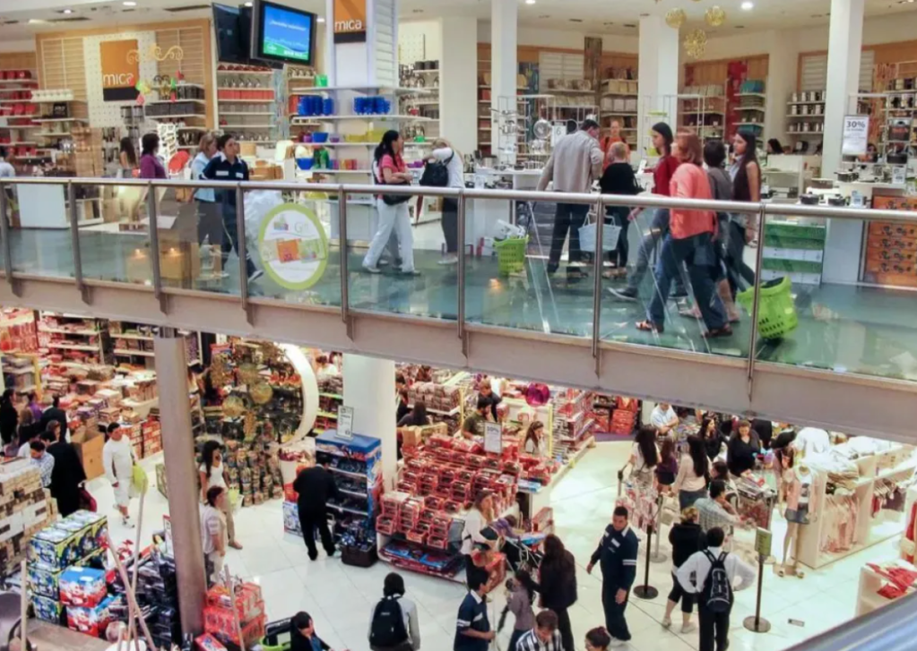 Los centros comerciales registraron un repunte de ventas durante mayo