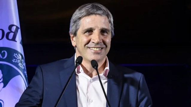 Caputo respondió con ironía a las críticas sobre el rumbo económico